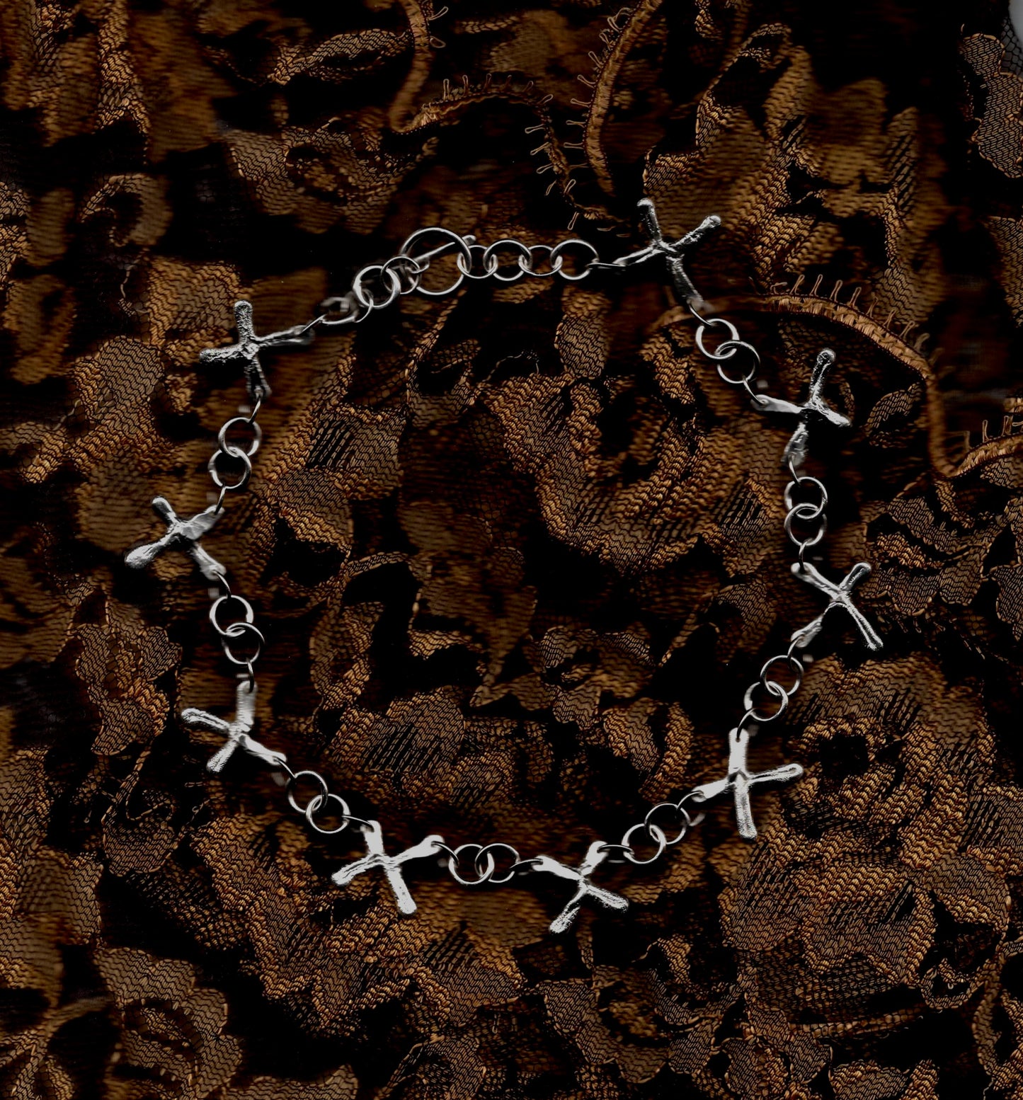 melted XXX chain choker
